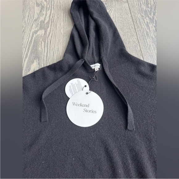 Weekend Stories Aubrianna Recycled Cashmere Hoodie in Black Size XS - Picture 6 of 8